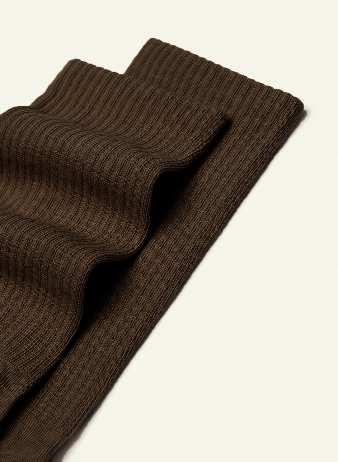 archiduchesse-bouclette-marron-chocolat-chaussettes-chaudes-courtes image 4