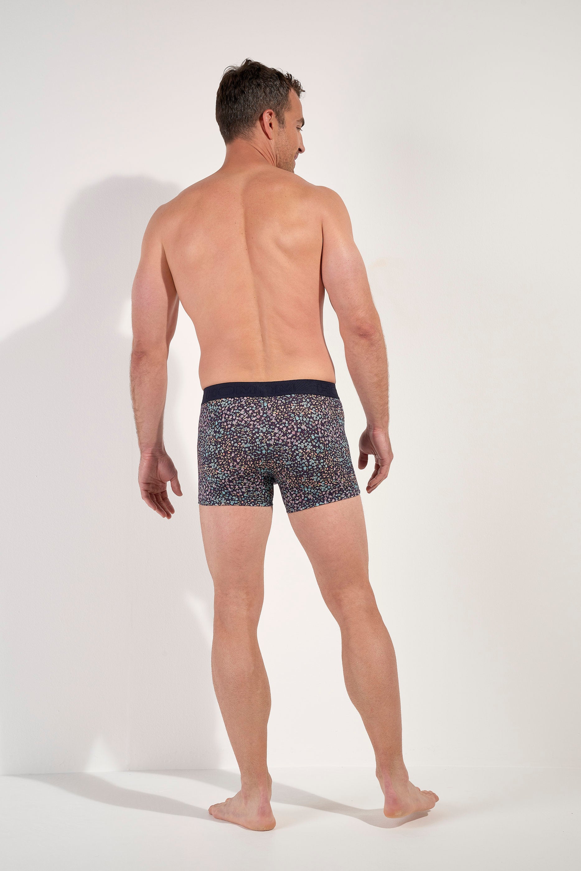 hom-vineyard-403128-boxer-homme-marine-fleuri-coton-modal image 5