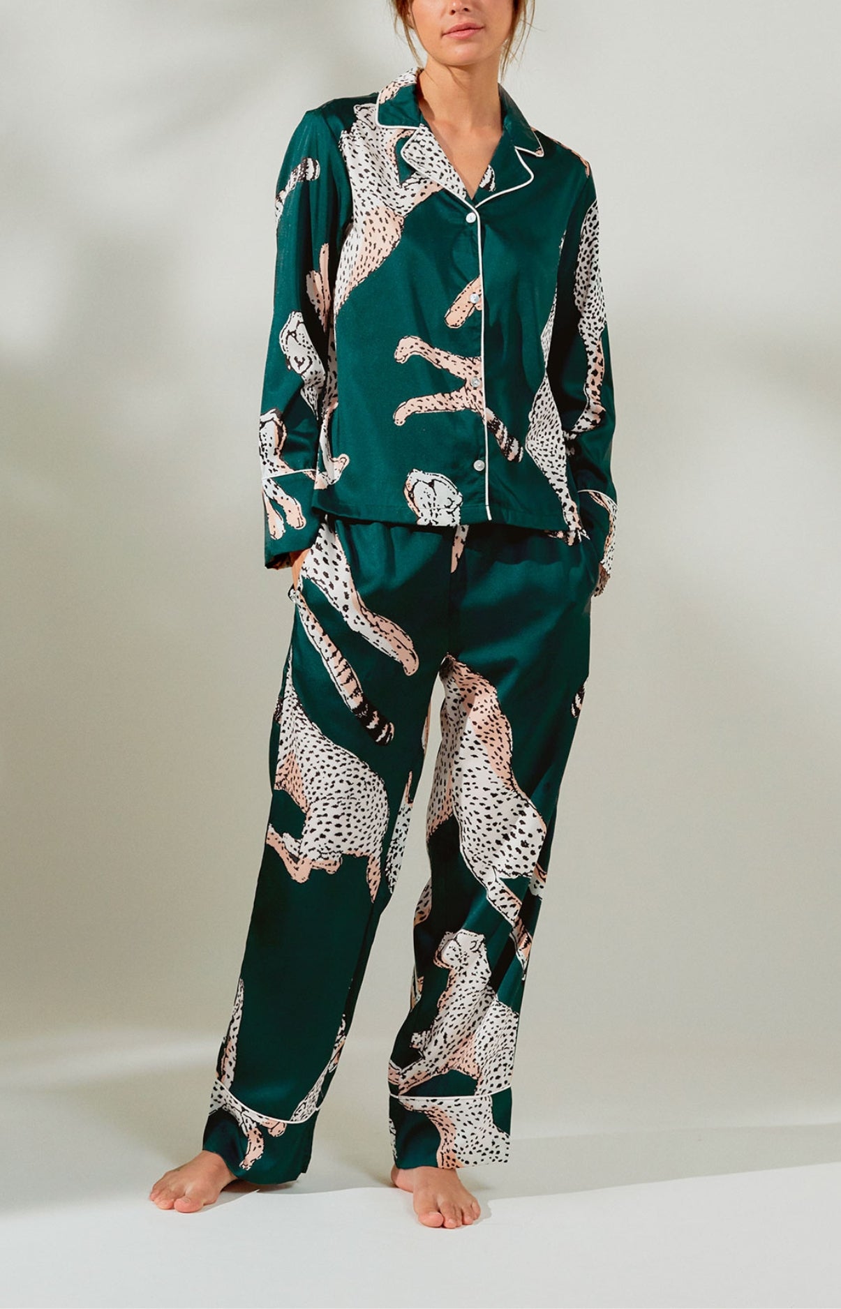 arthur-gu-pard-pyjama-femme-bouton-satin-coton-sapin image 1