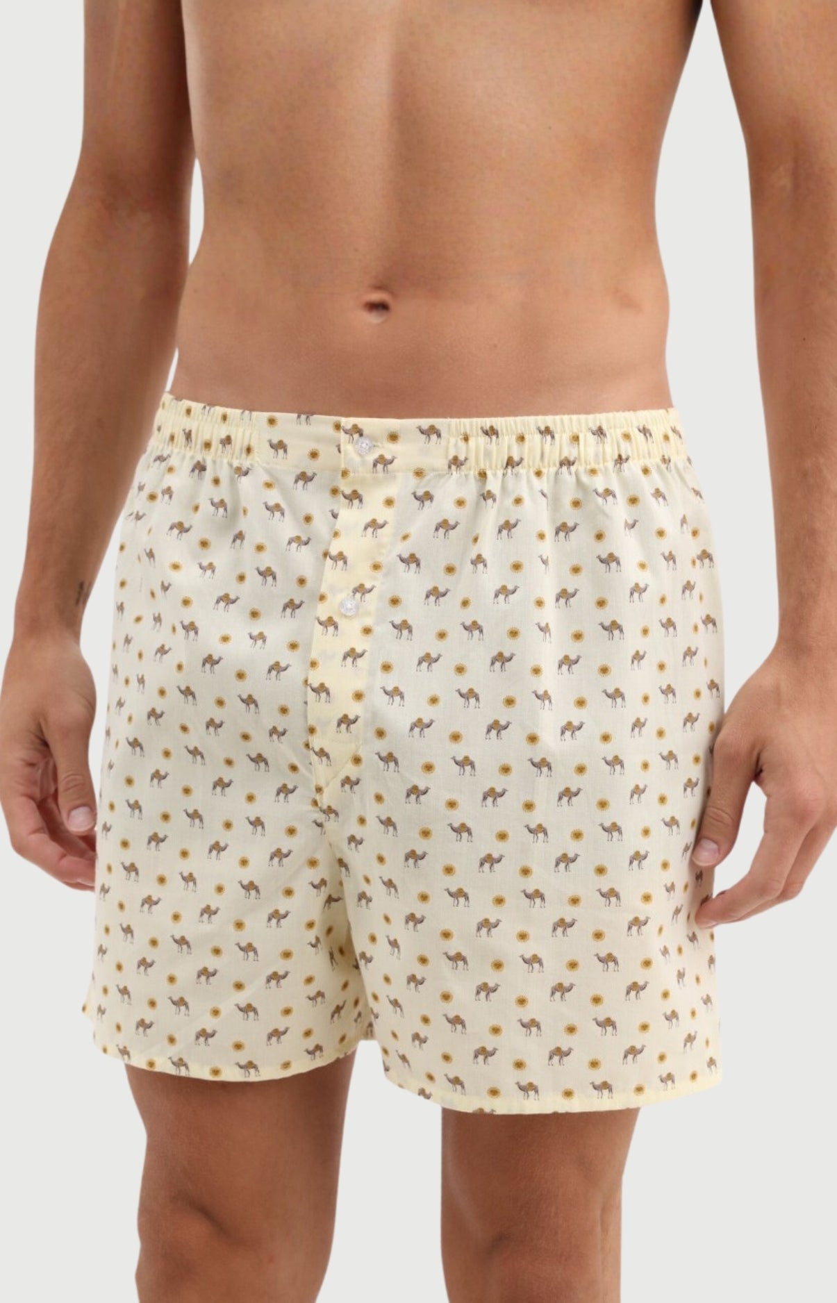 arthur-le-club-cale-on-homme-jaune-popeline-dromadaire image 2