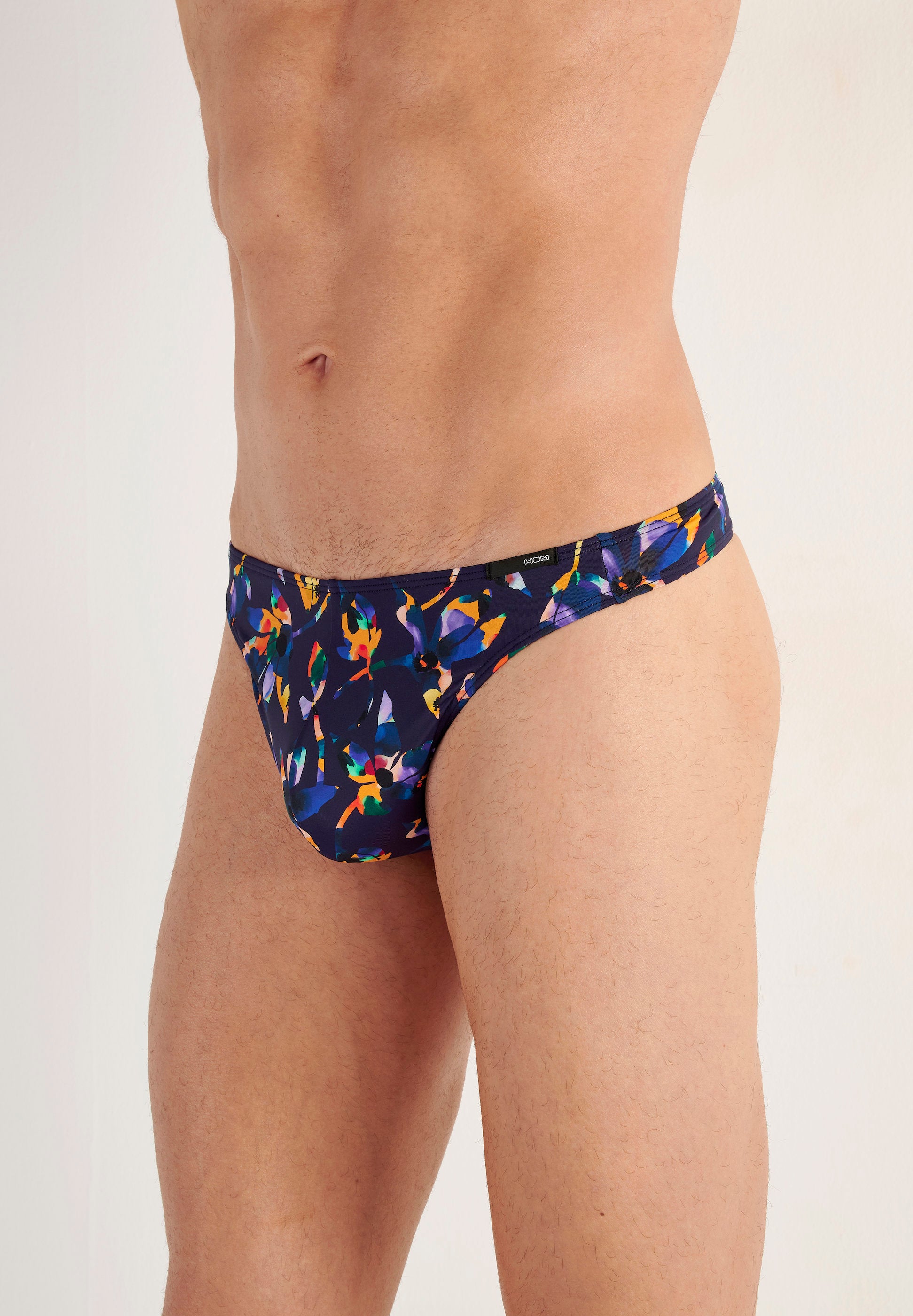 hom-funky-styles-string-403245-40p004-noir-floral image 5