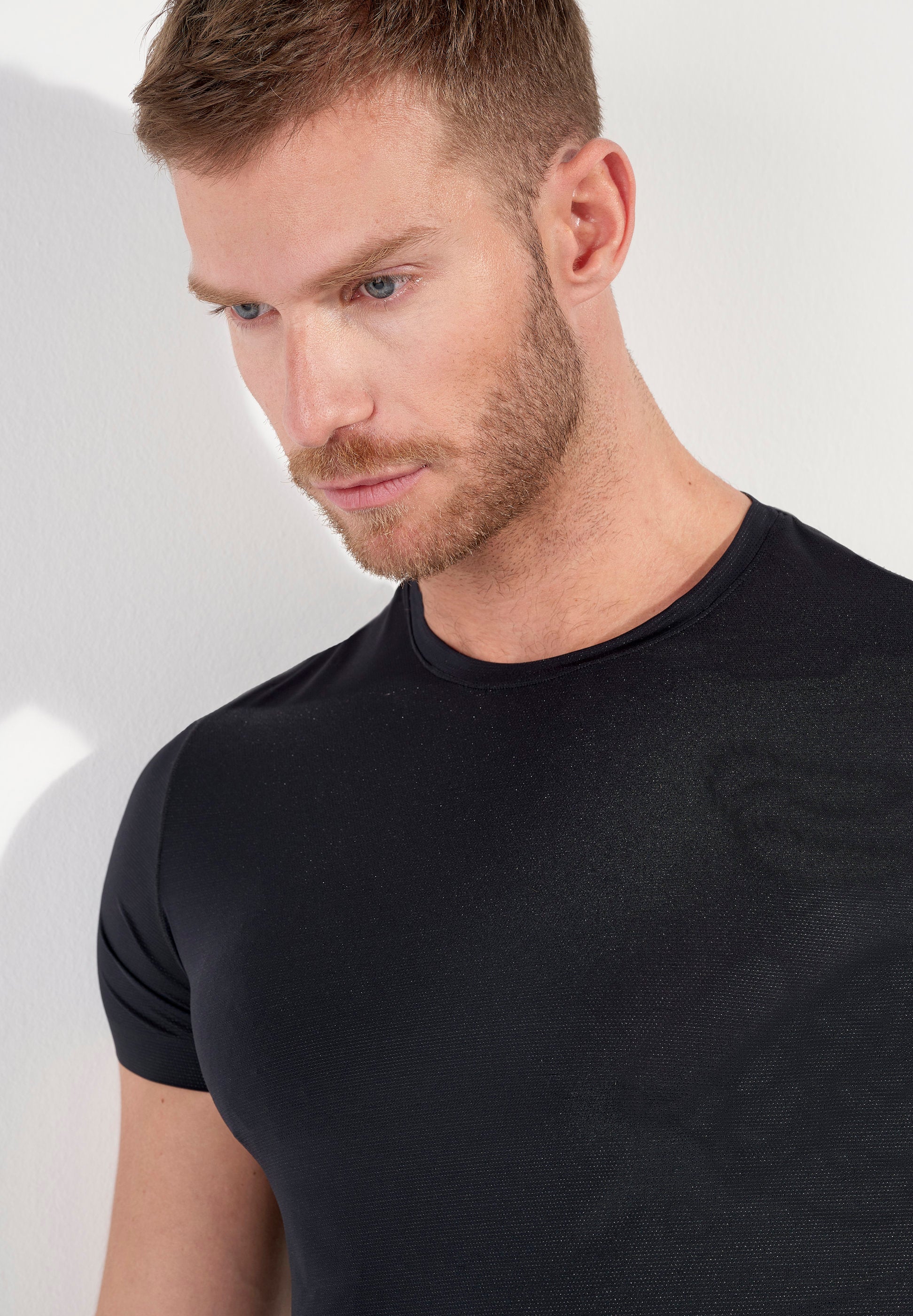 hom-h-fresh-403003-tee-shirt-homme-noir-col-rond-taille-l image 2