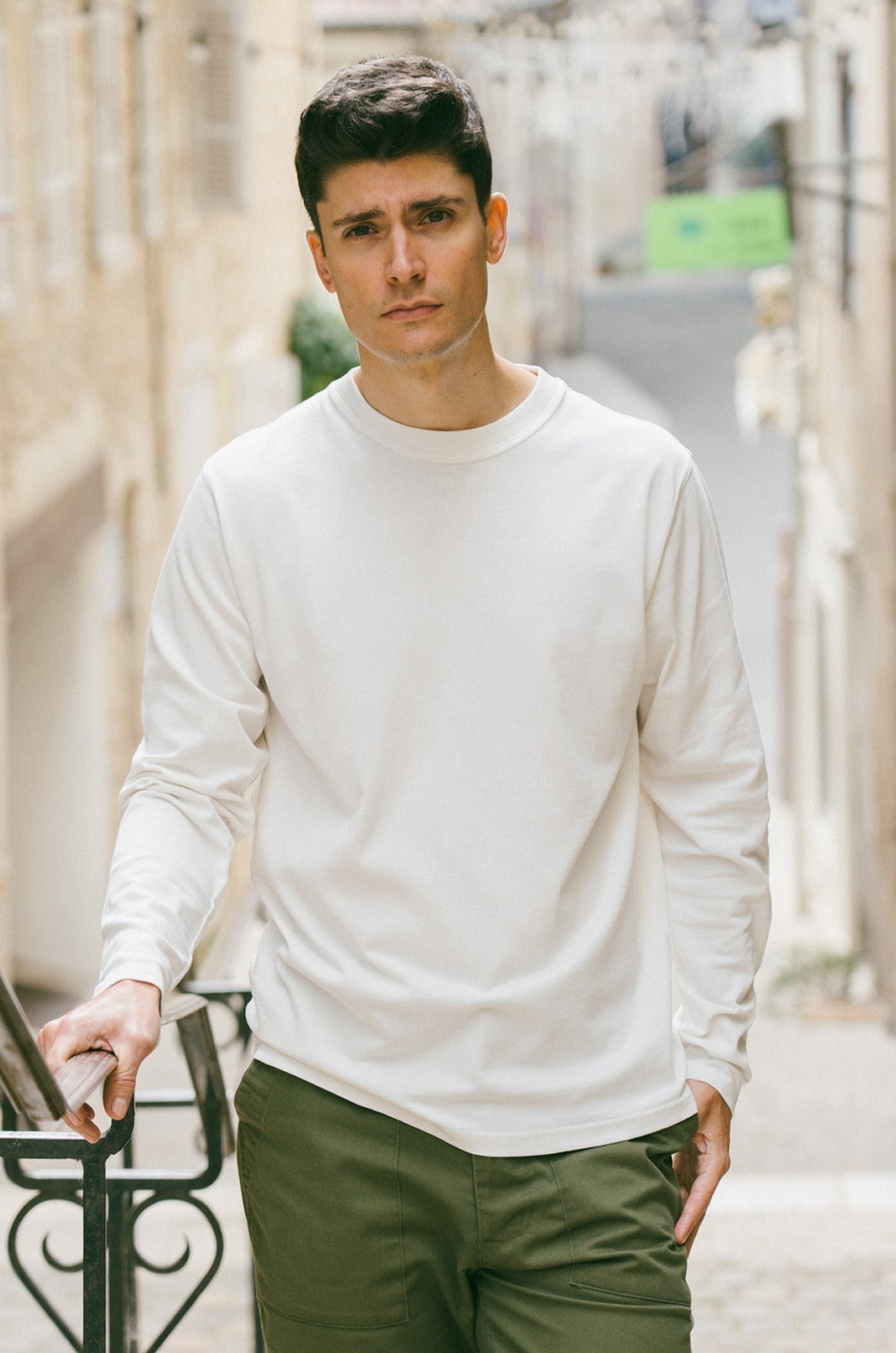 p-trone-t-shirt-manches-longues-coupe-droite-blanc-cr-me-coton image 1