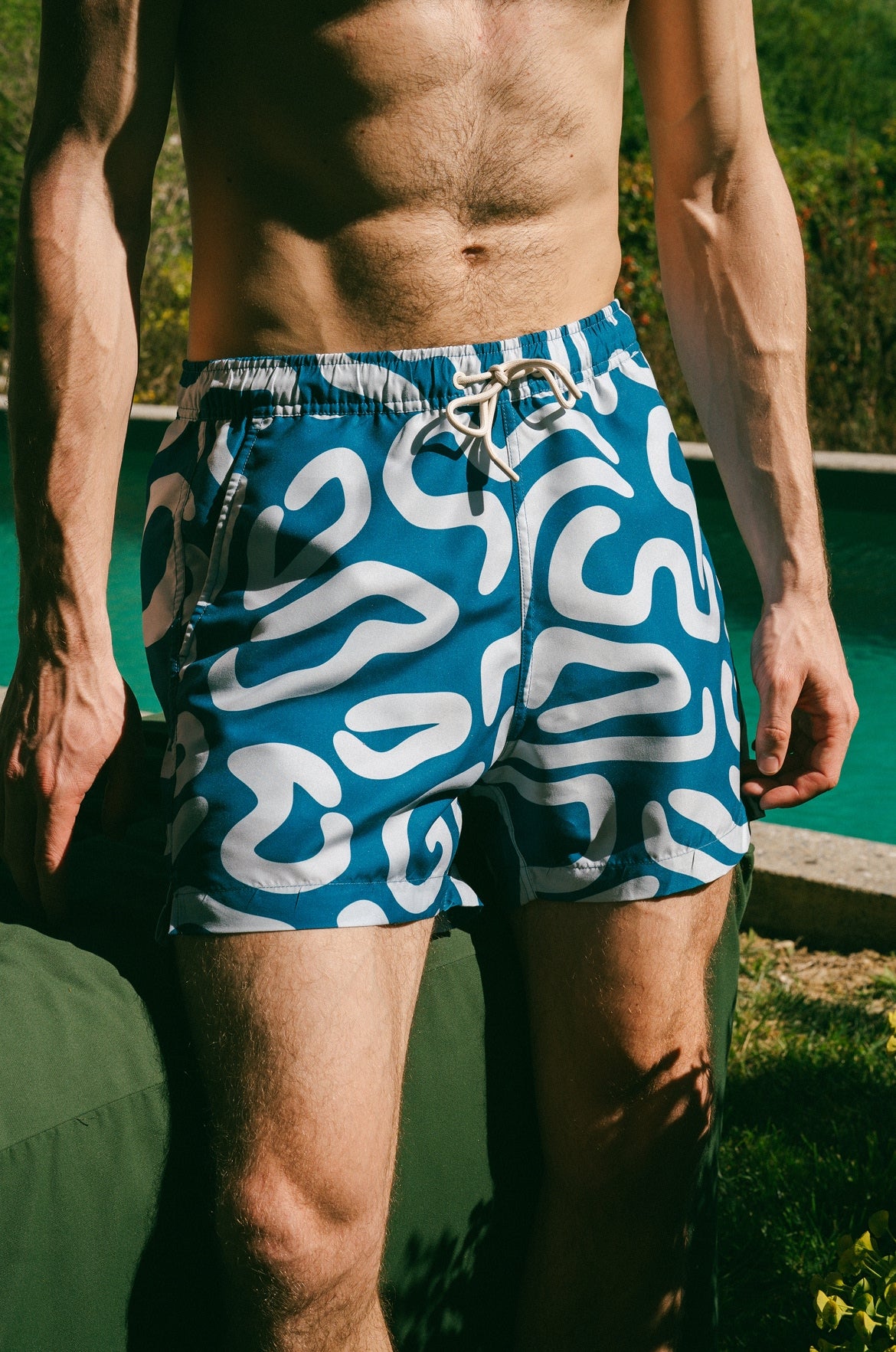 p-trone-maillot-short-de-bain-motifs-d-grad-de-bleus image 2