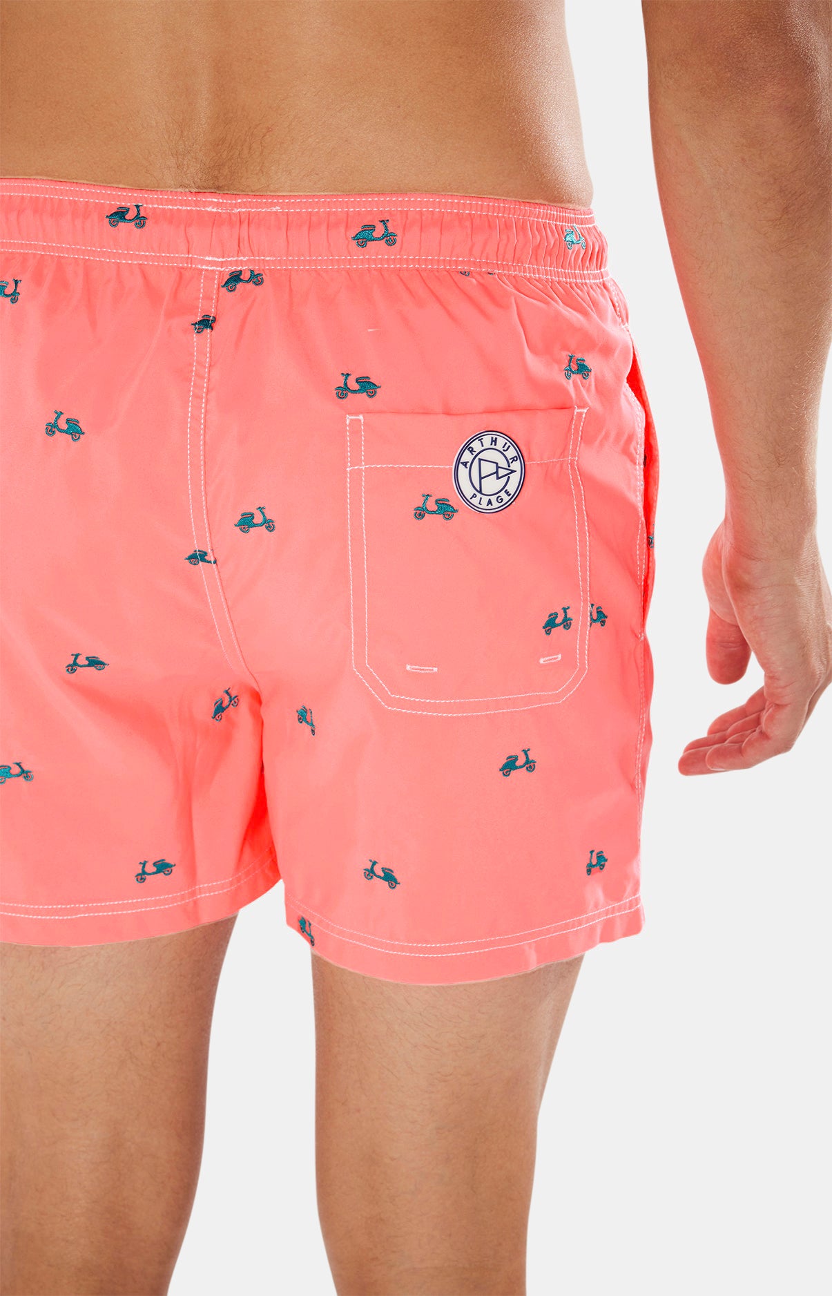 arthur-scooter-short-de-bain-homme-rose-brod-recycl image 6