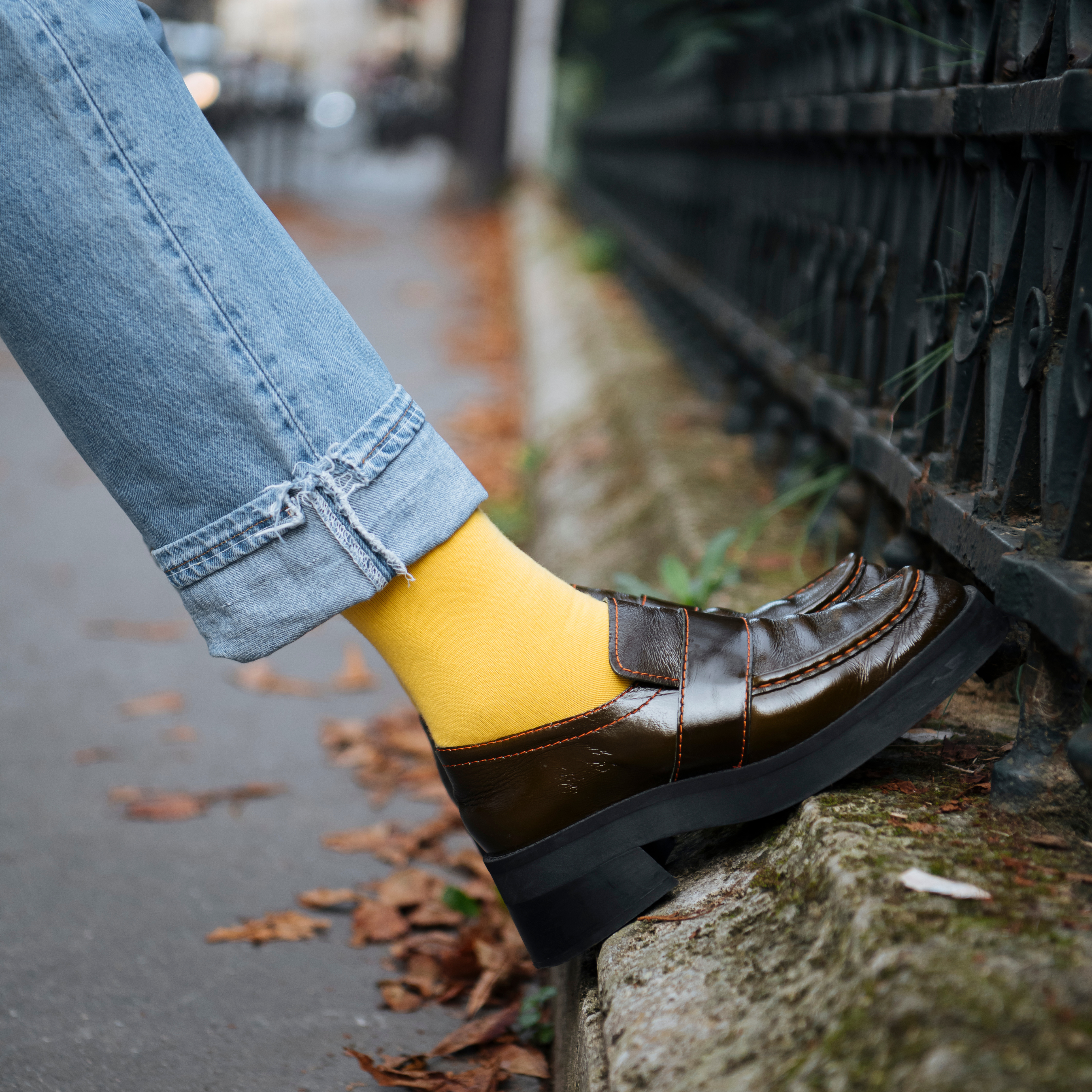 archiduchesse-de-ville-jaune-canari-chaussettes-jaune-coton image 5