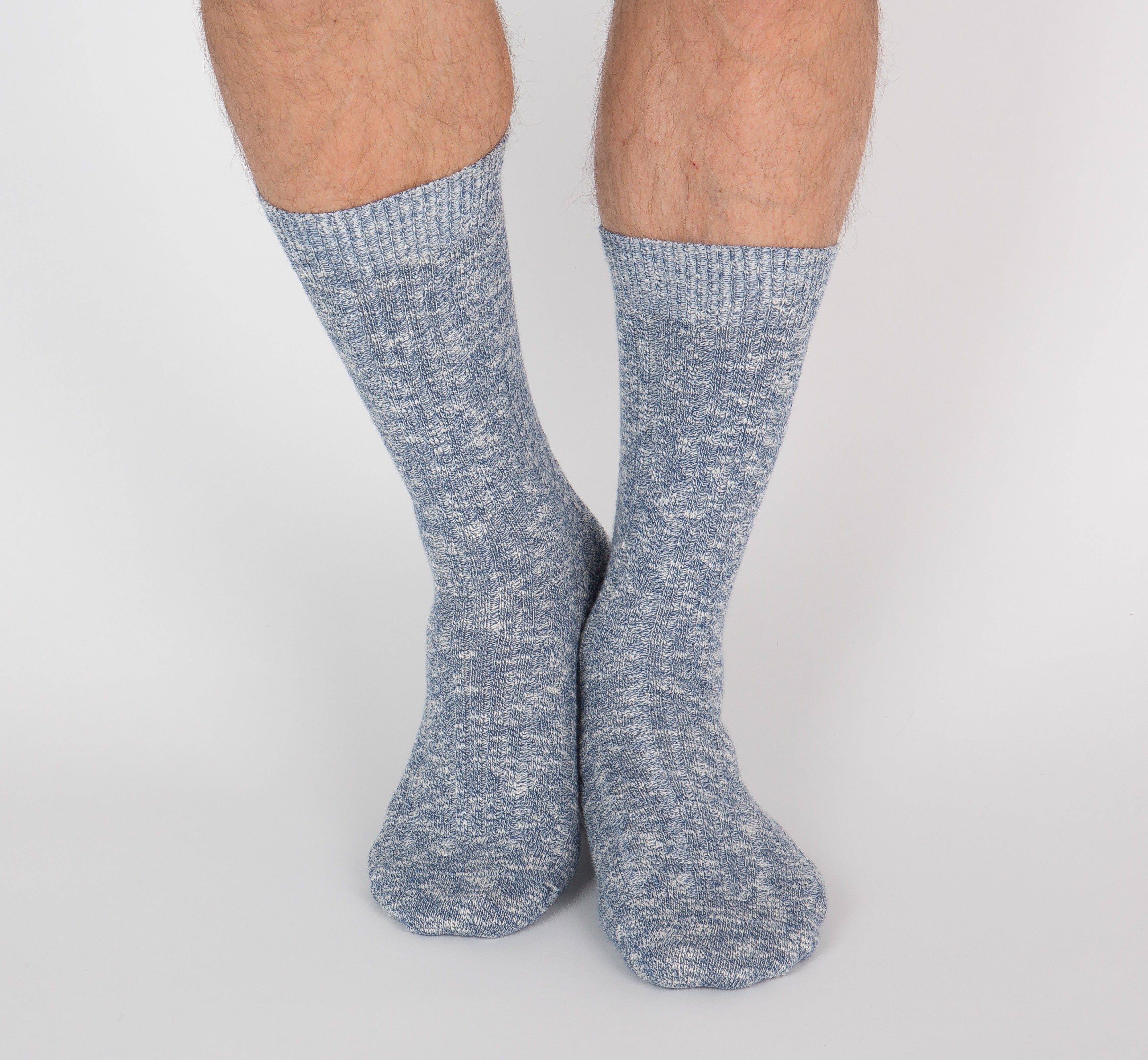 archiduchesse-cocooning-d-hiver-bleu-chaussettes-chaudes image 2