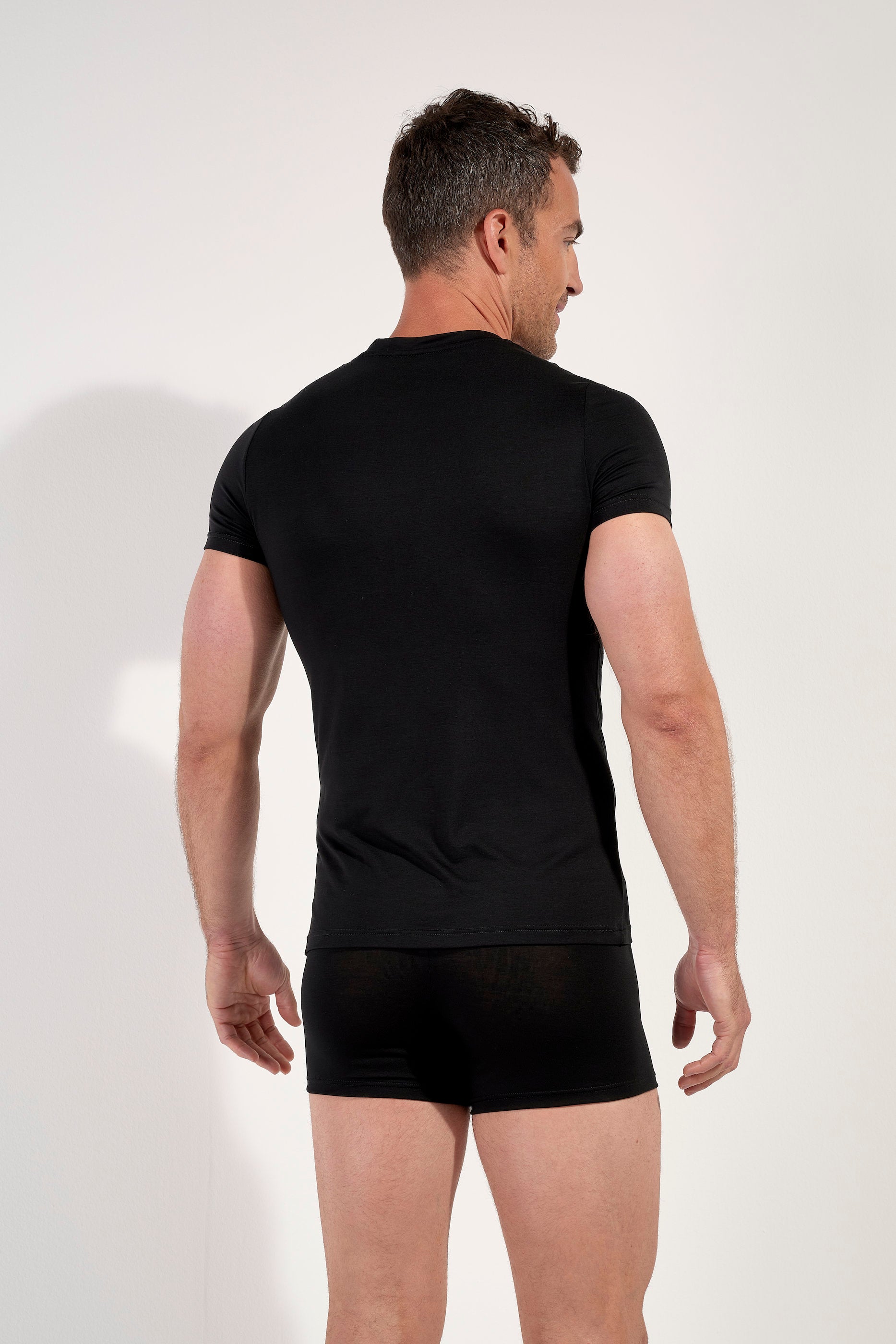 hom-tencel-soft-t-shirt-col-v-homme-noir-lyocell image 3
