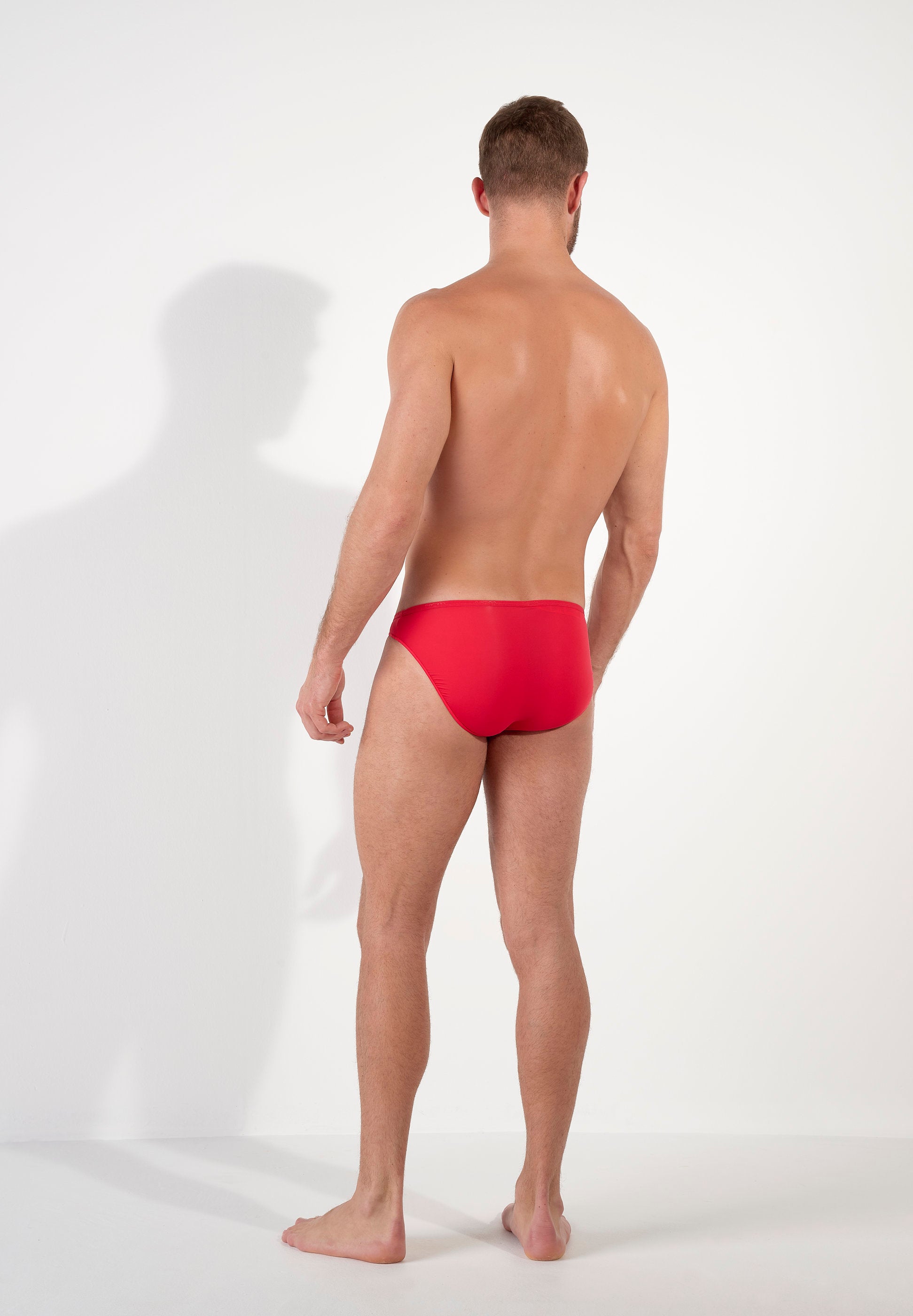 hom-plumes-404756-404063-micro-slip-rouge-invisible image 6