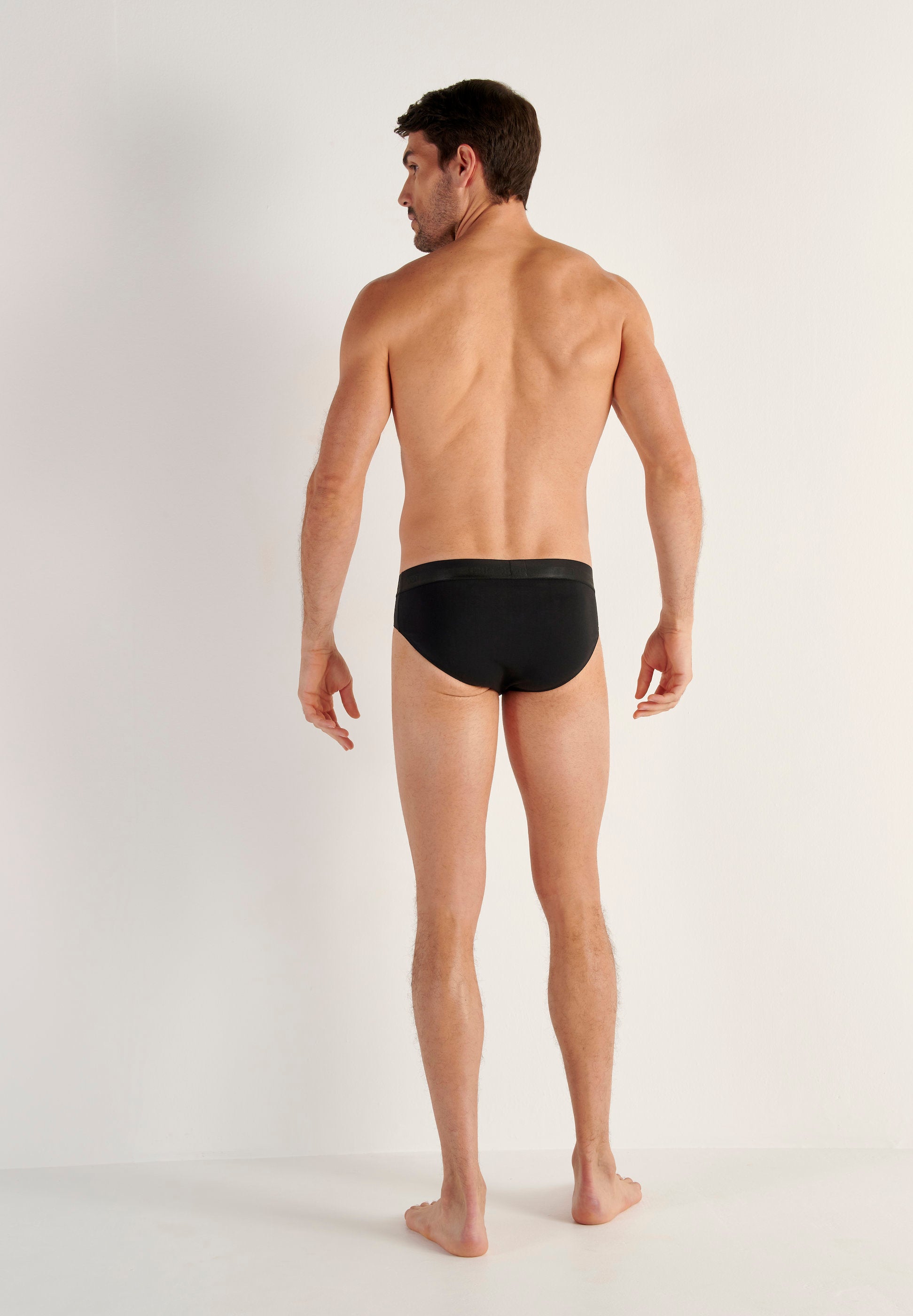 hom-ho1-briefs-359521-400004-slip-noir-modal image 5