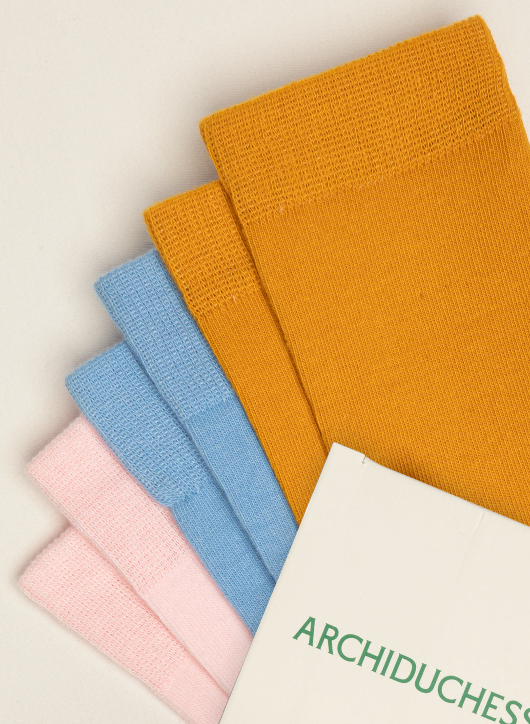 archiduchesse-de-ville-trio-color-chaussettes-coton-bleu-jaune-rose image 2