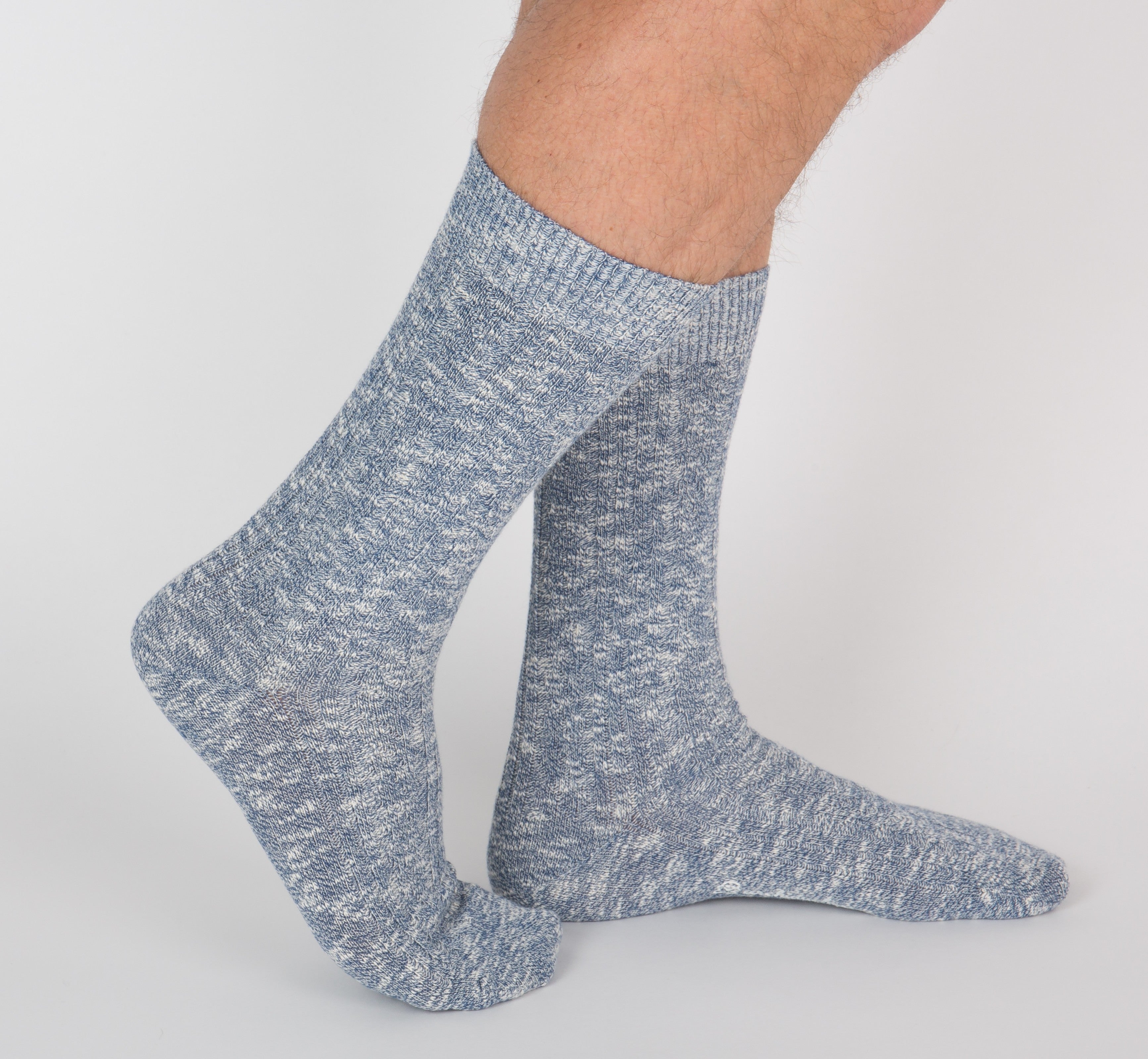 archiduchesse-cocooning-d-hiver-bleu-chaussettes-chaudes image 3