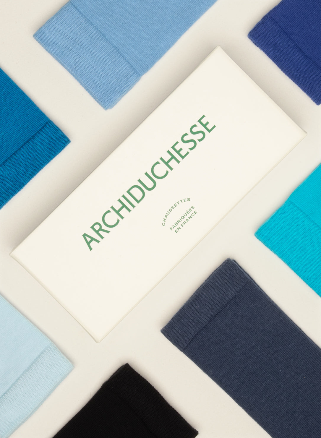 archiduchesse-de-ville-le-grand-bleu-chaussettes-semainier-coton image 2