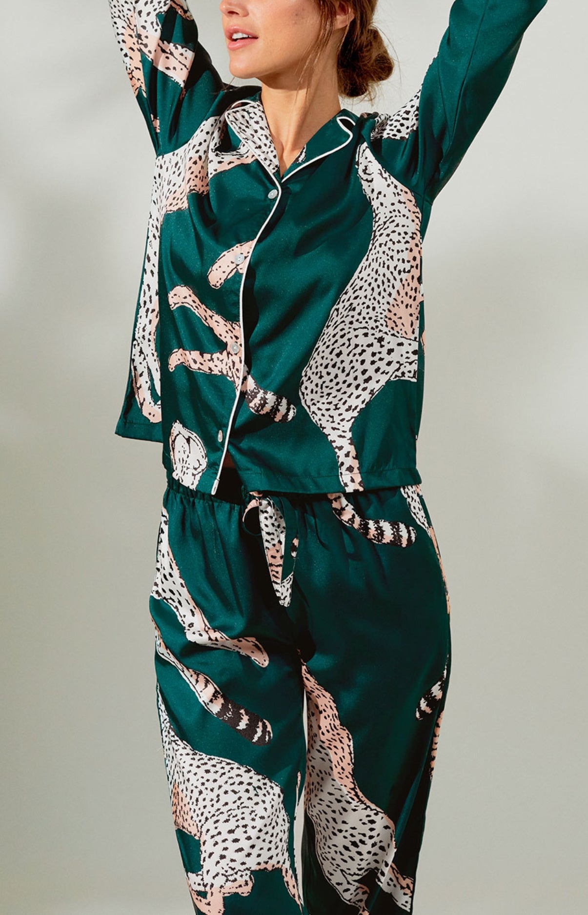 arthur-gu-pard-pyjama-femme-bouton-satin-coton-sapin image 4