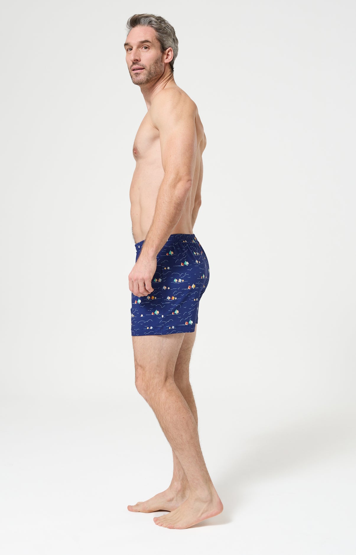 arthur-le-club-tranquill-t-cale-on-nuit-marine-jersey image 4