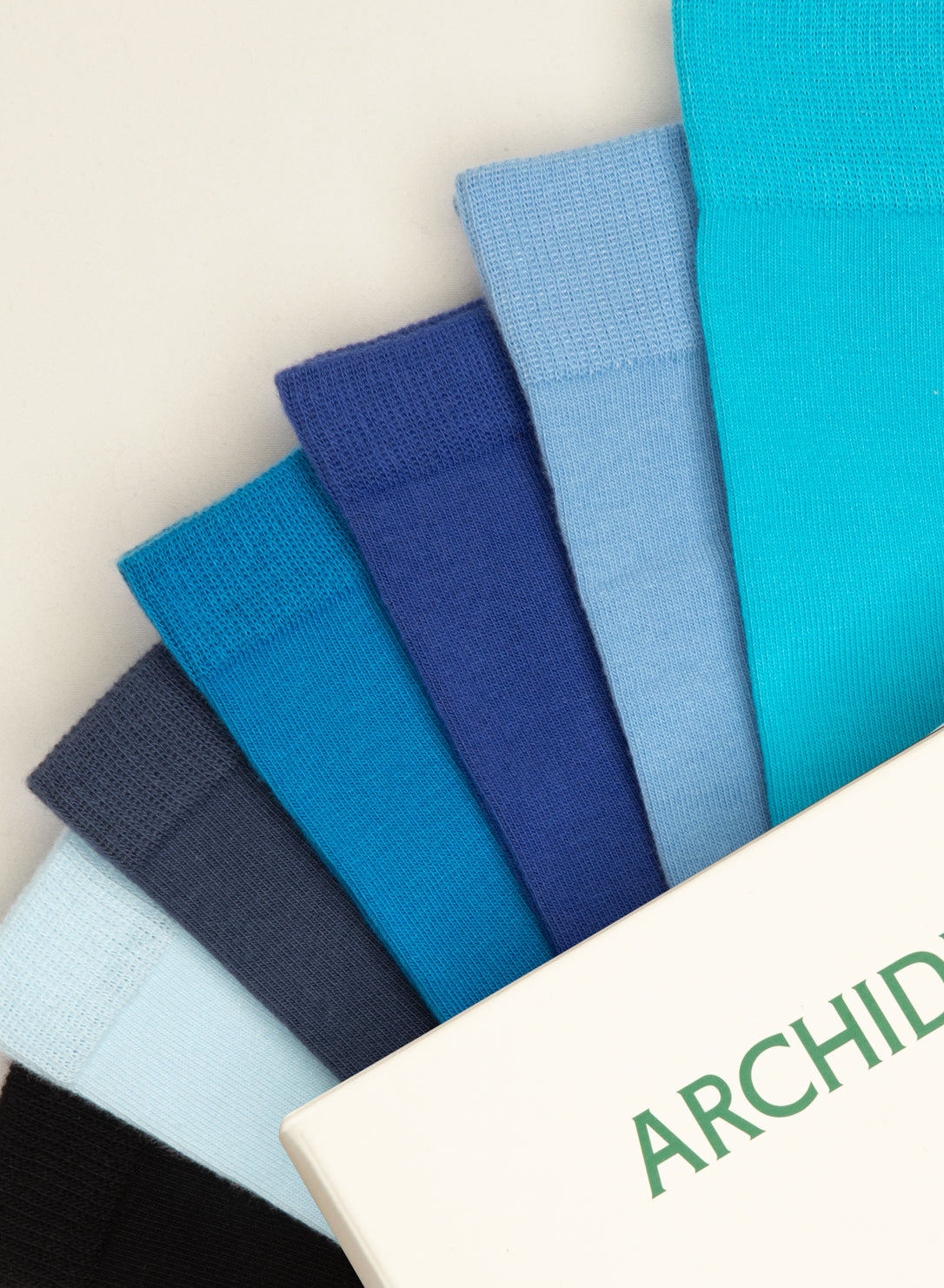 archiduchesse-de-ville-le-grand-bleu-chaussettes-semainier-coton image 3