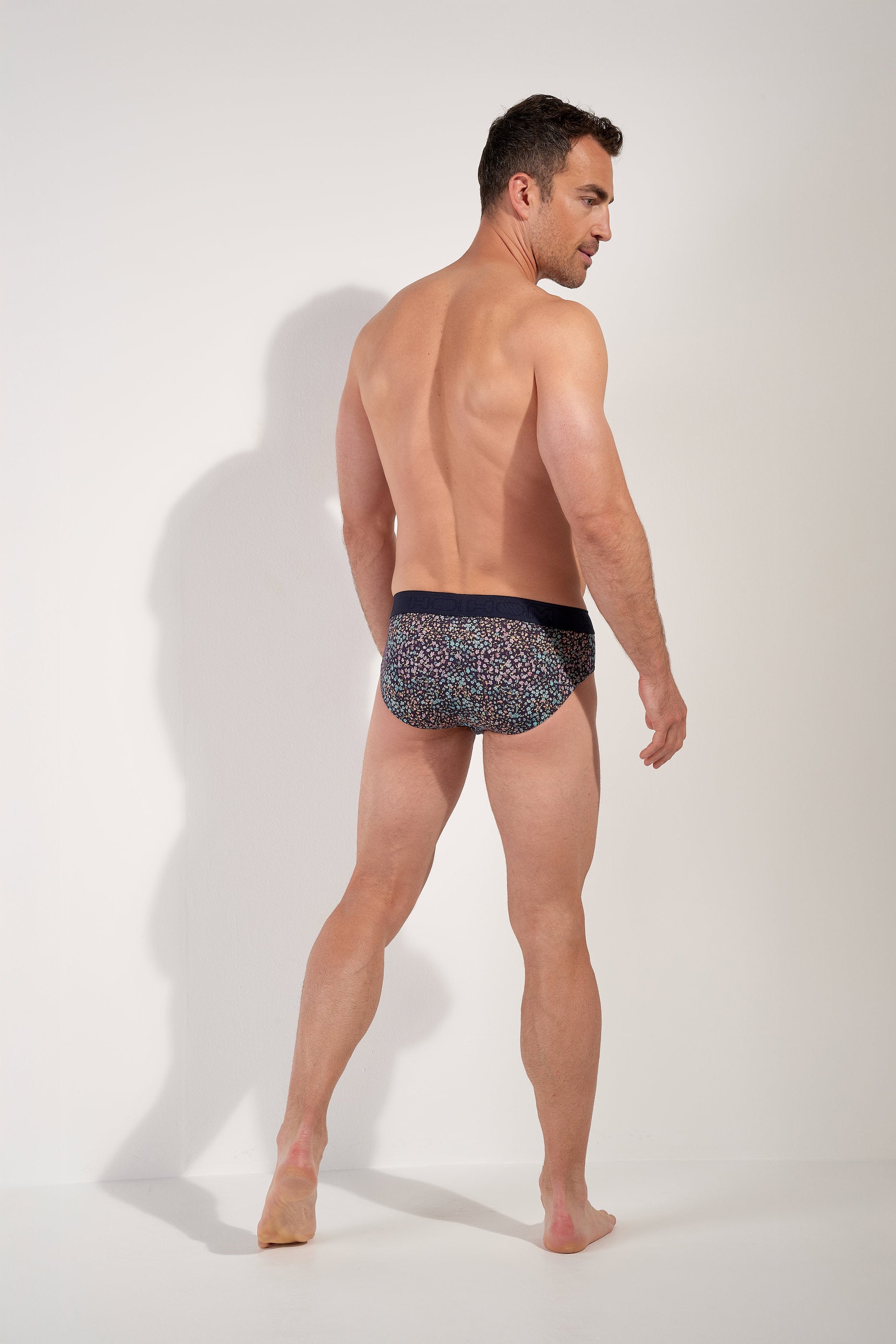 hom-vineyard-403127-mini-slip-homme-marine-fleuri-coton-modal image 6
